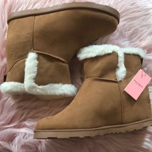 Juicy couture wedged boots brown